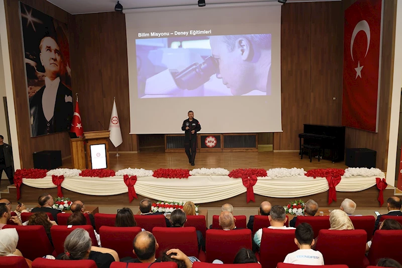 Türkiye’nin ilk astronotu Alper Gezeravcı ATÜ’de öğrencilerle buluştu
