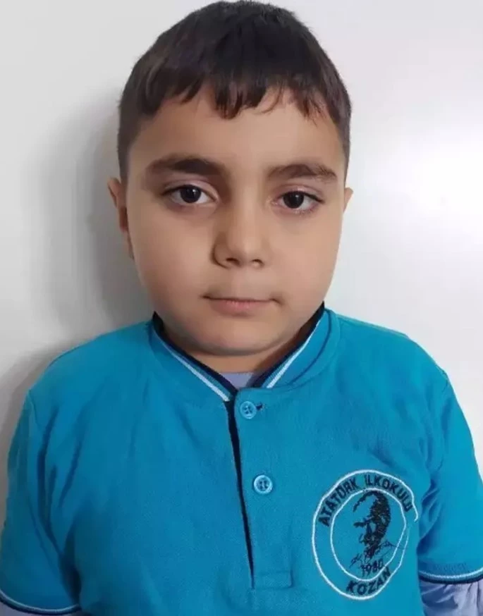9 yaşındaki Mehmet Efe, geçirdiği rahatsızlık sonucu hayatını kaybetti

