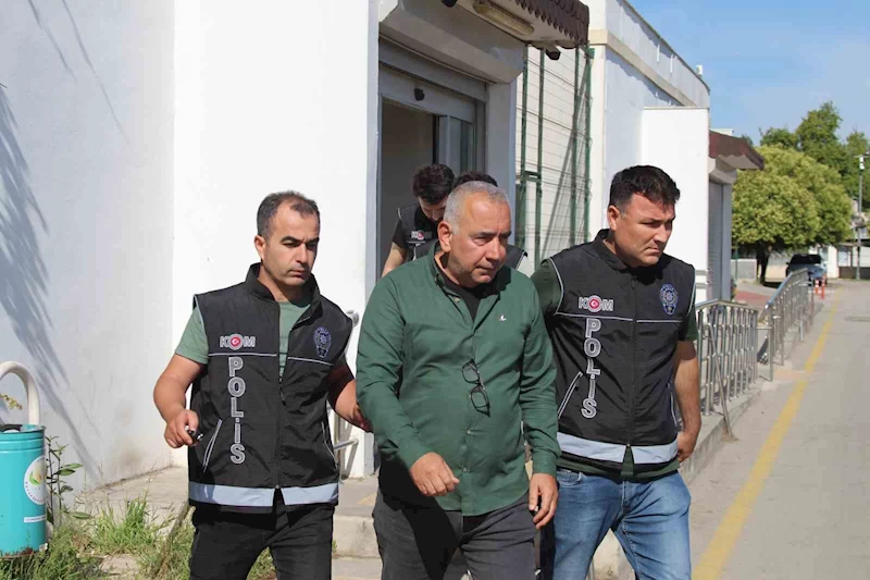 Seyhan Belediye Başkanı ile kocası da gözaltına alındı
