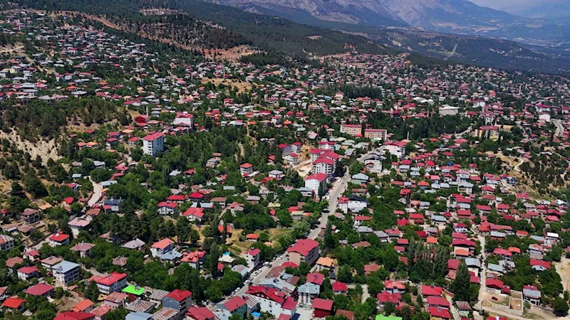 20 bin kişinin yaşadığı yaylada, sıcak nedeniyle nüfus 450 bine ulaştı
