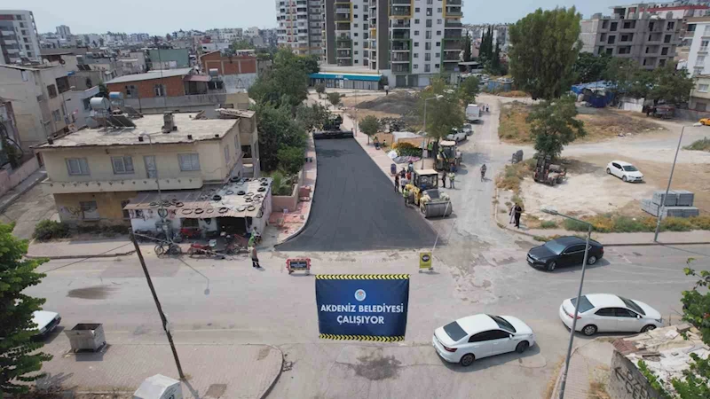 Akdeniz’de asfalt çalışmaları sürüyor
