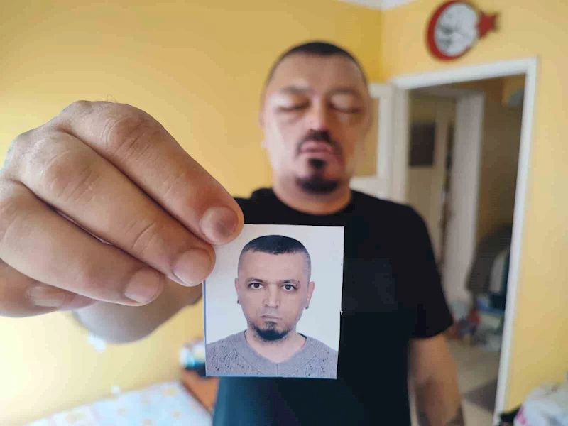 Saçlarını siyahlatmak için aldığı şampuan arı sokmasından beter hale getirdi
