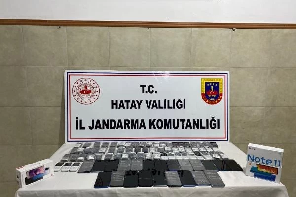 Hatay’da 86 adet kaçak cep telefonu ele geçirildi